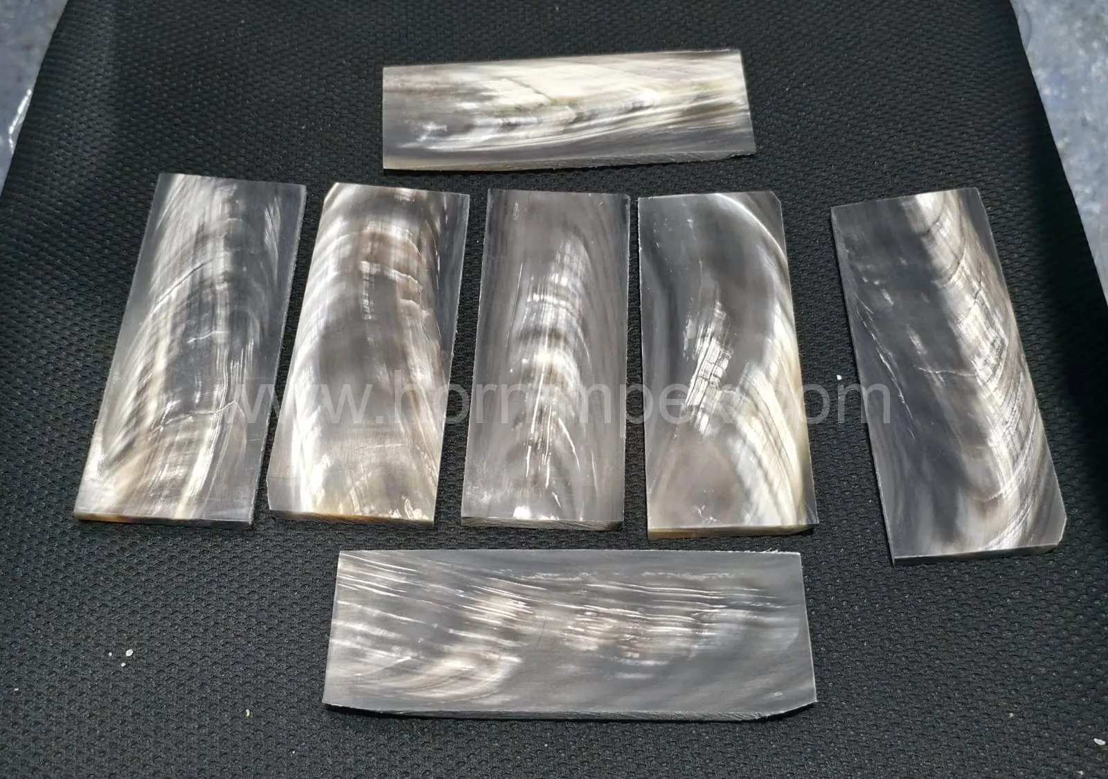 Buffalo Horn Scales With White Streaks – Bulk Supply & Export from India - Buffalo Horn Scales - image 1