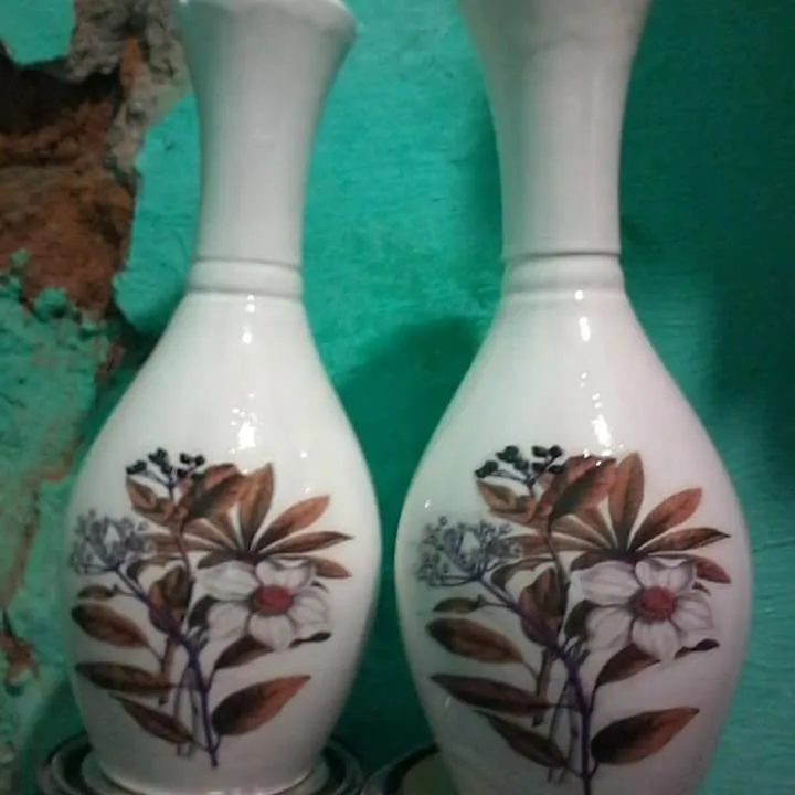 minimalist white flower vase for table decor – Bulk Supply & Export from India - Ceramic Vases  - image 1
